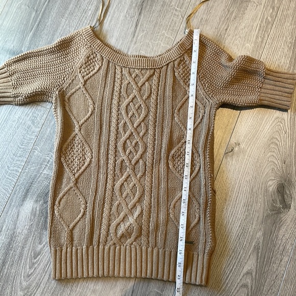 Guess Golden Brownish cable short sleeve sweater. - Picture 4 of 7